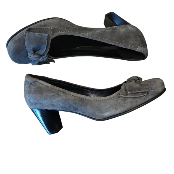 Ecco SZ 8.5 Sage Gray Suede Closed Toe Slip On Pumps Bow Accent 2.5" Heel - Picture 5 of 9